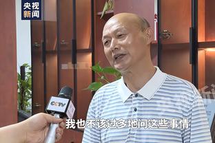 ?胖胖刷数据？约基奇大比分领先提裤子上场 勾了一个又下去了